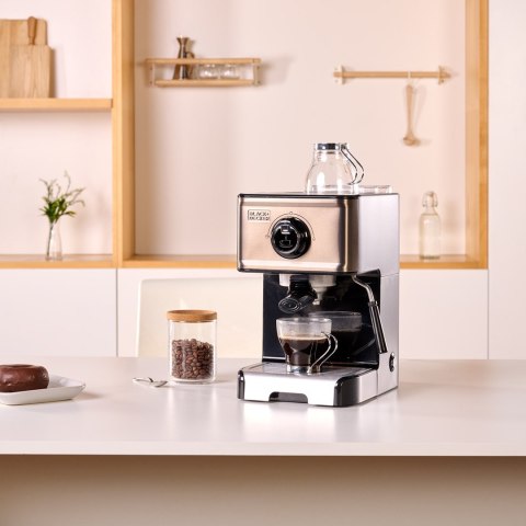 Ekspres ciśnieniowy kolbowy Black+Decker BXCO1200E 1200W | 15 bar | 1,2l | spieniacz do mleka