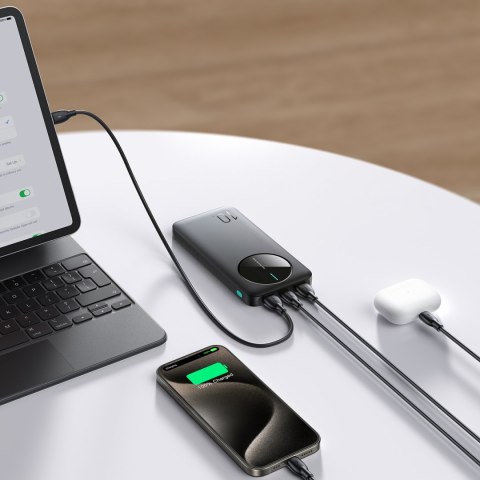 Powerbank JR-PBF12 10000mAh 2.4A 2x USB-A 1x USB-C - czarny JOYROOM