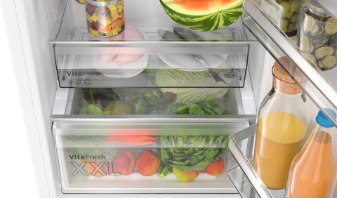 Lodówka BOSCH KGN362WDF Serie 4 Total No Frost 186 cm | VitaFresh | MultiAirflow | SuperCooling