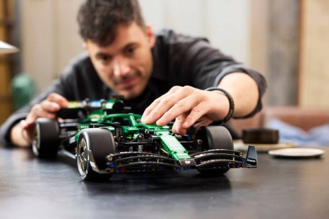 LEGO Technic 42240 - Bolid F1 Aston Martin Aramco AMR25