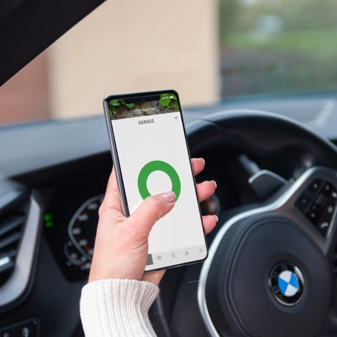 Yale Inteligentny sterownik do bram 1x Smart Opener , 1x Door Position Sensor, 2x Dodatkowy kabel, 2x Taśma instalacyjna