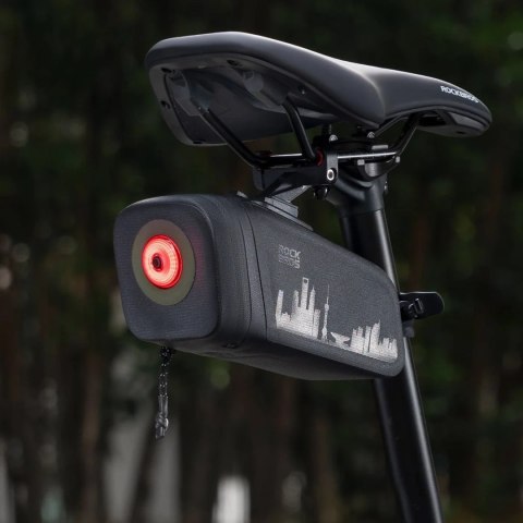 Torba rowerowa podsiodłowa lekka z inteligentną lampką tylną - czarna