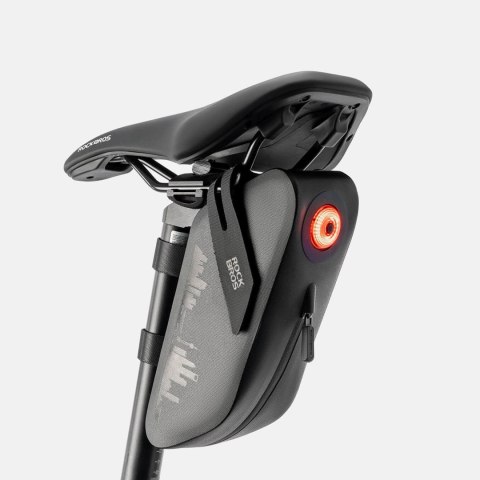 Torba rowerowa podsiodłowa z inteligentną lampką tylną 0.8 l - czarna