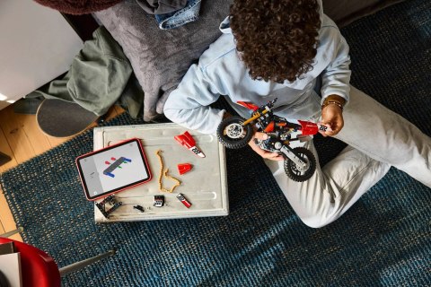 LEGO Technic 42238 - Motocykl Ducati Desmo450 MX Factory