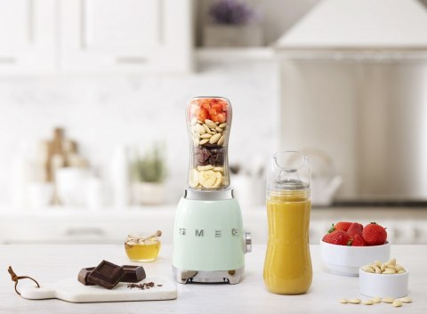 Blender sportowy SMEG PBF01PGEU