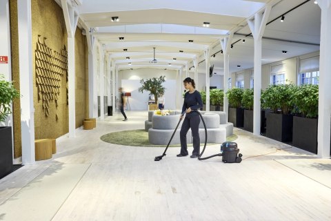 NILFISK Odkurzacz biurowy na sucho z zwijaczem kabla, recykling 107421177