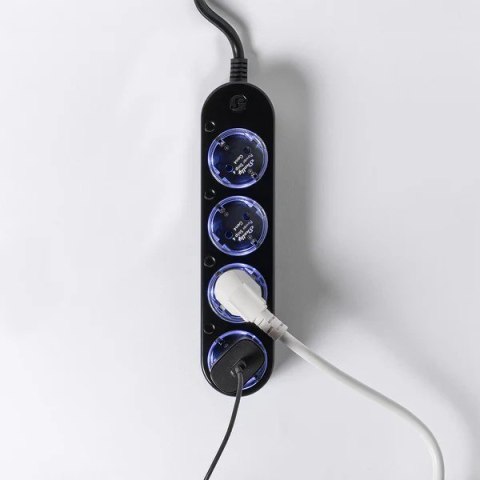 Inteligentna listwa zasilająca Shelly Power Strip 4 Gen4 Czarny
